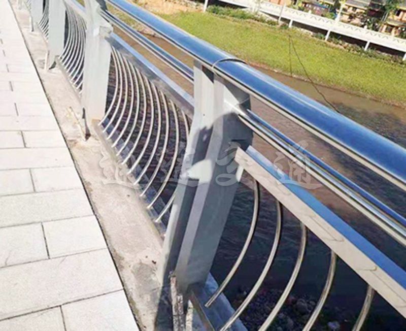 橋梁護欄