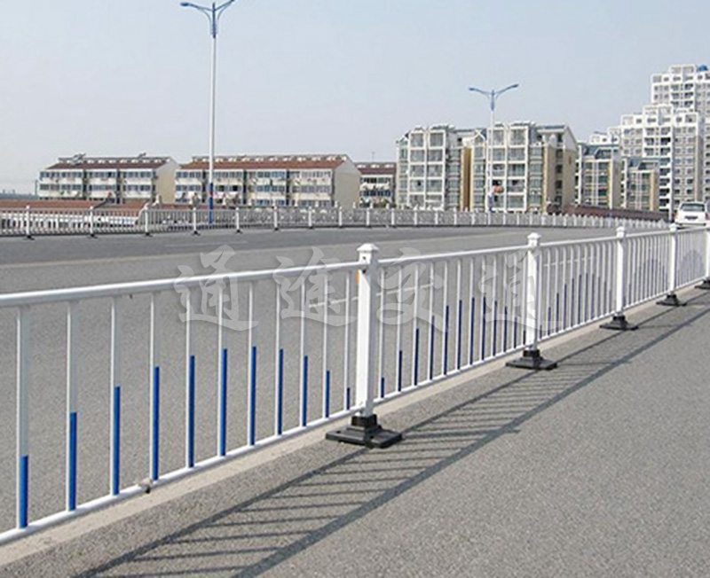 常規(guī)道路護欄
